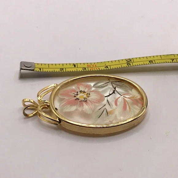 ✅ 2/$10 ✅ Vintage Floral Picture Country Gold Tone Vintage Pendant for Necklace - Picture 3 of 5